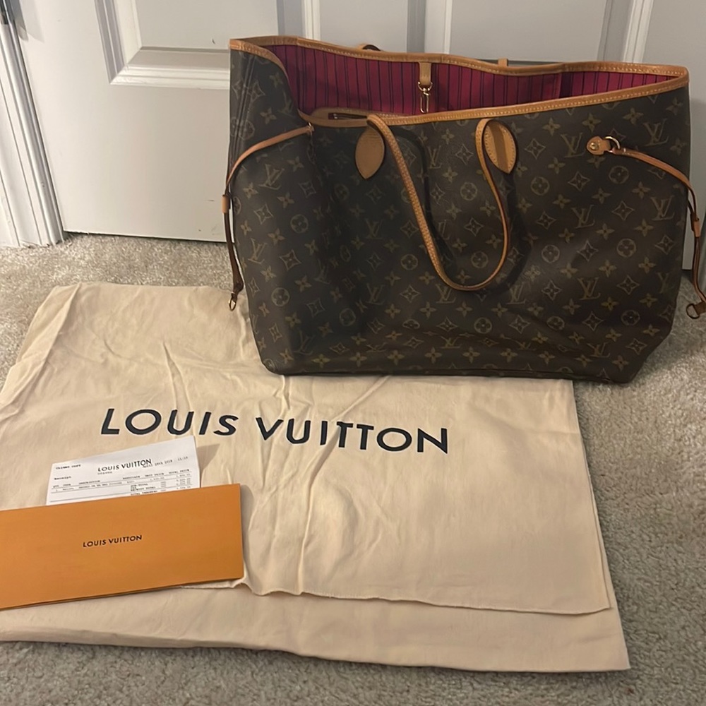 Beautiful Louis Vuitton Neverful GM in monogram in excellent condition.